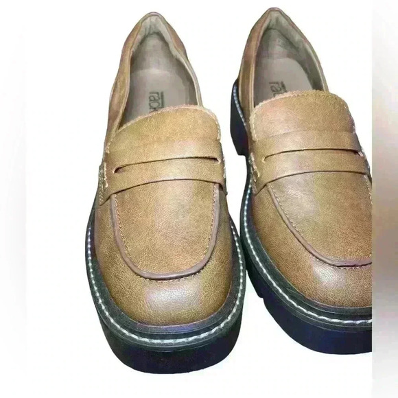 Chunky Platform Lug Sole Loafers Sz 7.5 Neutral Office Career Acadameia Y2K 90s - Picture 2 of 13